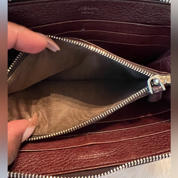 Prada Logo-Plaque-Zip-Around Wallet/Crossbody 💯Authentic. EUC - Picture 3 of 8